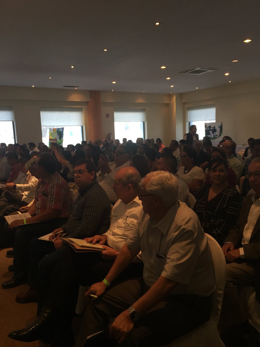 ldeschampss's tweet photo. Gloria Abraham, IICA en México, presenta en el Foro de extensionismo la Agenda de Cambio Climático y Producción Agroalimentaria, impulsada por GIZ e IICA y construida colectivamente por 38 actores estratégicos #iicamexico #cofupro #iicanoticias #incarural #sagarpa #giz_gmbh https://t.co/geBG3pXzLk