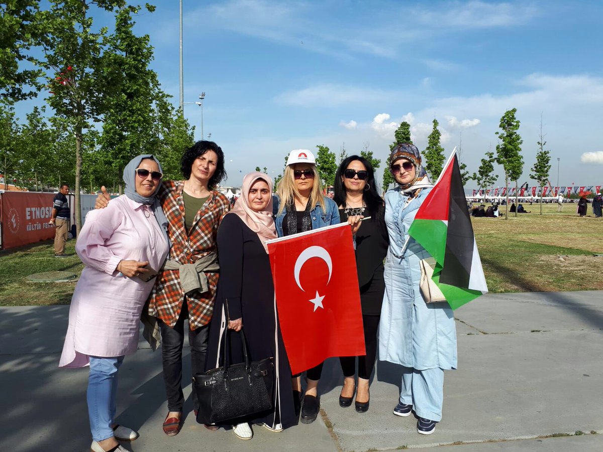 Ak Parti Çatalca kadın kolları başkanımız Bilgi Bayındır ile birlikte kudüs’e destek mitingindeydik #WeStandforQuds  #KudüsiçinYenikapıdayız