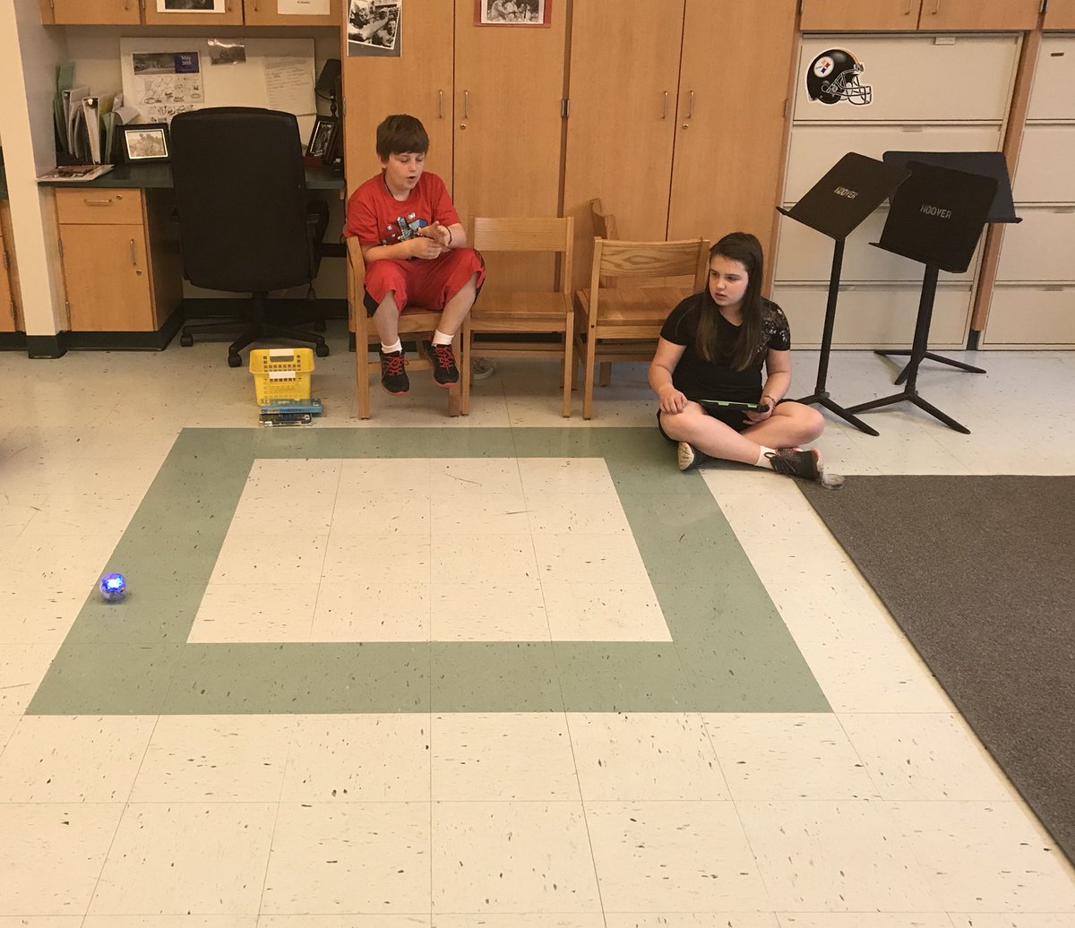 LibraryMakerLab's tweet photo. Our #hawksome Ss loved programming Spreros to create a square. Who knew we would have the PERFECT floors for this lesson?! #leboproud #mattsmakerspace #mtlsdsteam https://t.co/9MXorLPZa4