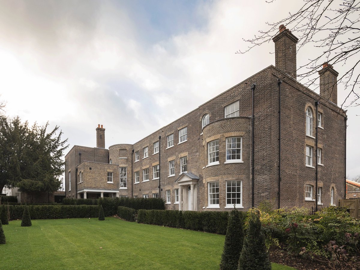 ESHomesProperty's tweet photo. London Square wins Best Small Development (Over 100) for Ancaster Gate in #Richmond – congratulations! #NHA2018 https://t.co/G3jARsIj7c