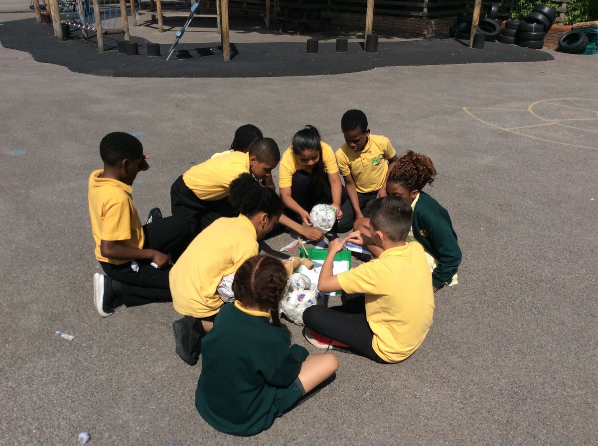 KenderWilson's tweet photo. This afternoon, we continued to create our model Solar System @OutdoorClassDay https://t.co/tXefnB7Twc