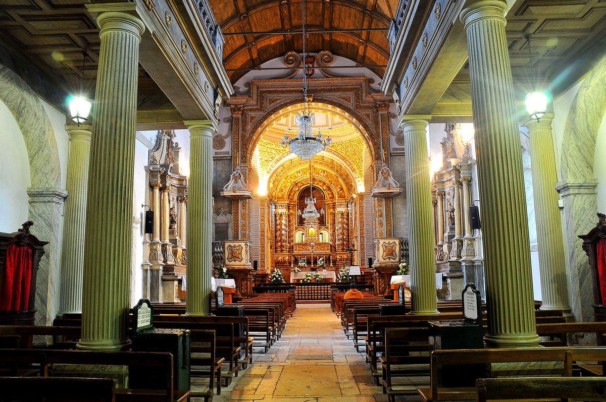 faceroute's tweet photo. Não te esqueças de visitar o fantástico Santuário de Nossa Senhora da #Nazaré! Do belíssimo interior à pintura e azulejos, tens muitos pormenores maravilhosos para contemplar! Delicia-te também com as vistas do miradouro mesmo ao lado! https://t.co/2D4vc50kE3
#faceroute #portugal https://t.co/deGgUSKUrK