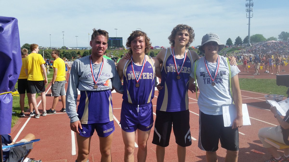 kpnation88's tweet photo. The Dragons have arrived...loaded with fire and breathing fierce..two relays...two season best times...two top 4 finishes....just getting started! #DusterDistance #FBD https://t.co/uAuti3FvO8