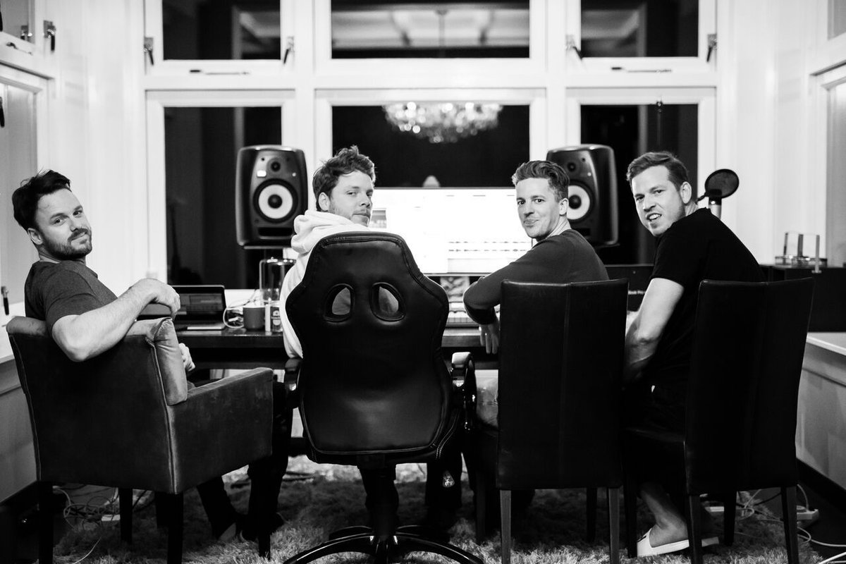 dancingastro's tweet photo. 🚨DA EXCLUSIVE🚨: Tonight at EDC, @DubVisionMusic X @Firebeatz will be forming a supergroup known as METAFO4R &amp; they are premiering A TON of new music https://t.co/eTx5vf3dlK https://t.co/aVoypQNcJS