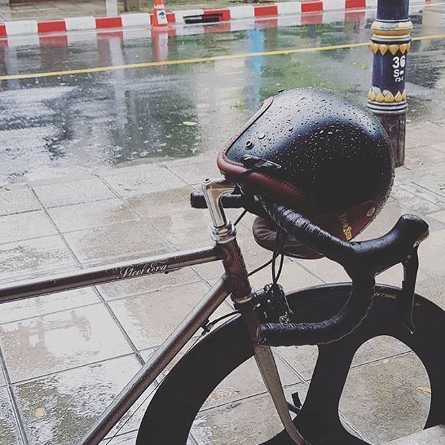 gripunlimited's tweet image. A rainy #biketoworkday is just multitasking. Commute+exercise+shower. How was your ride this morning? #gripunlimitedbags #ridewithgrip #regram @pitchaya_r
.
.
.
#bythings
#madeindc
#acreativedc
#dclife
#activeDC
#mydccool
#IGDC
#smallbizdc
#shoplocal
#sh… ift.tt/2Iv8tKE