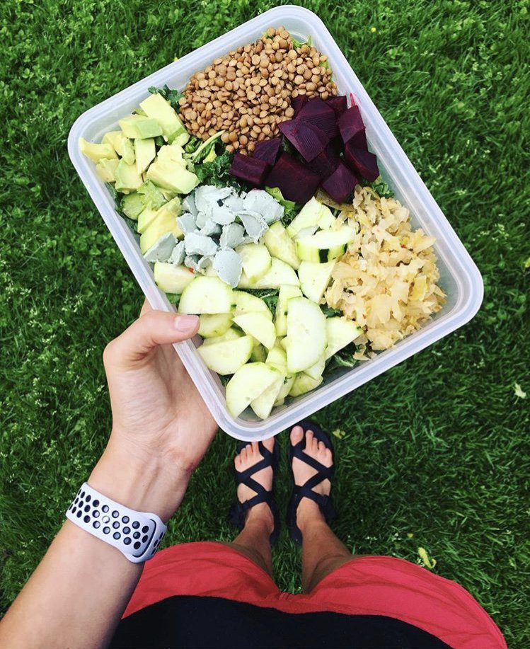 Avo, cucs, kraut and Bleu? Name a more savory salad...we’ll wait 😆 📷 : <a href="/dinner/">오정식(정식다섯)</a>.and.a.smoothie

#dairyfree #plantbased #plantbasedfood