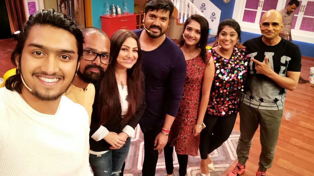 uppikirangowda's tweet photo. #BeautyQueen @priyankauppi , @NiranjanSudhi &amp; #2ndHalf movie team today at @MajaTalkies ✌👌👌👌😍

#2ndHalfPromotions https://t.co/kTvYUW6Dyv