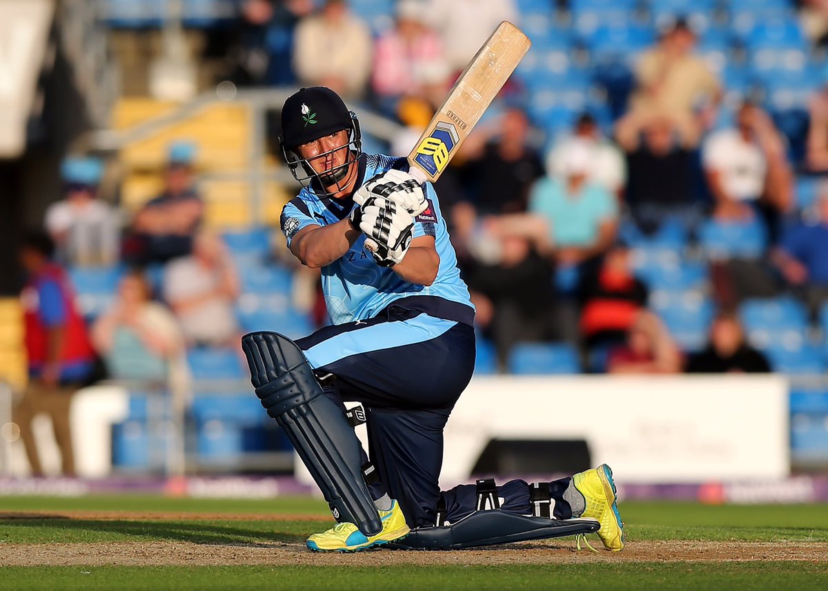 bbctms's tweet photo. Brilliant innings by @tomkcadmore comes to an end. 

Out for 164. 

@YorkshireCCC 256/2 with 8 overs left. 

Commentary now on @5liveSport 

#bbccricket https://t.co/bkQ8qid8Hl