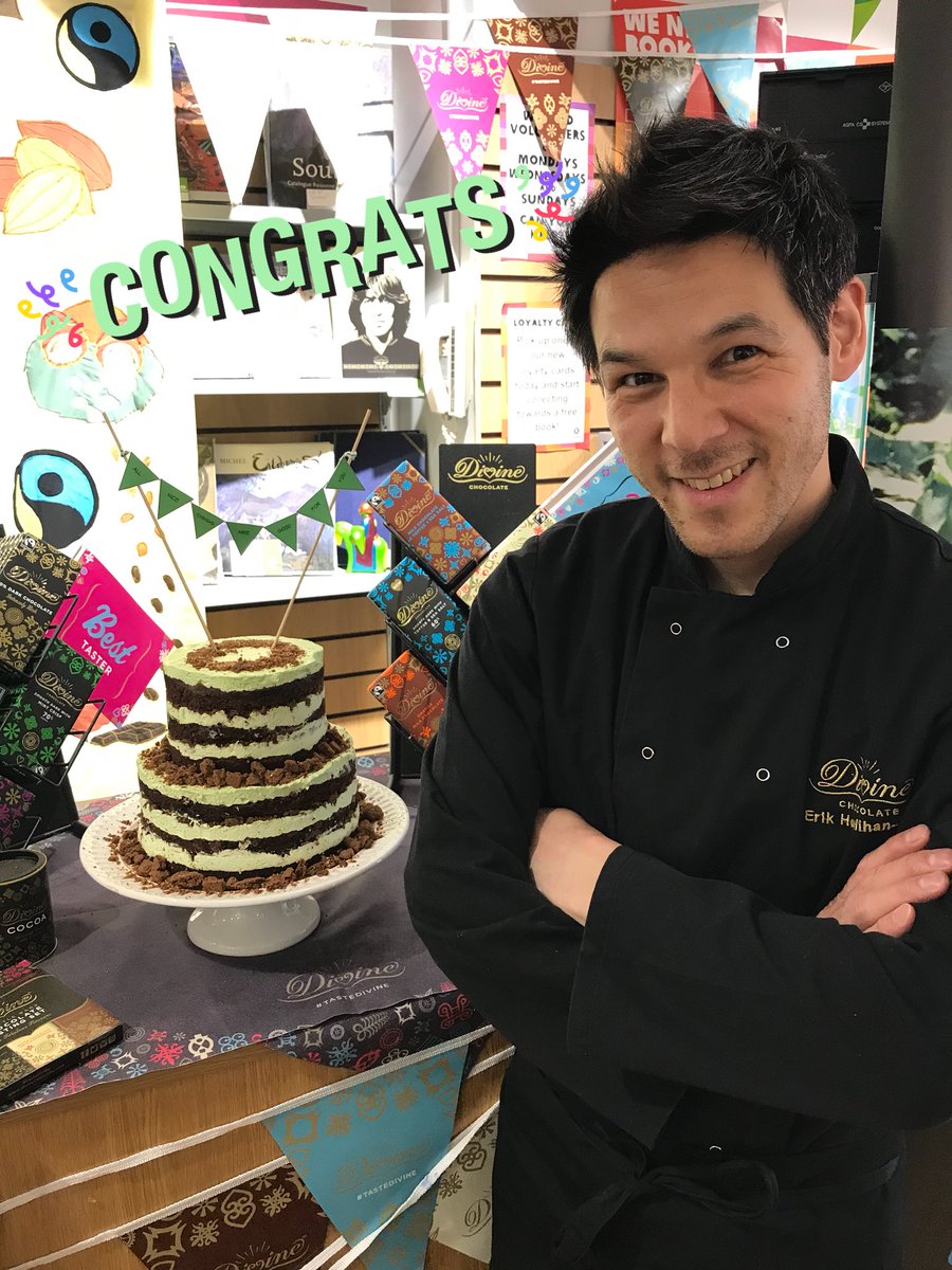 divinechocteers's tweet photo. Congratulations to @OxfamLincoln for winning a very special cake made by yours truly! I felt so welcome visiting Lincoln today! https://t.co/pMfyuik32i