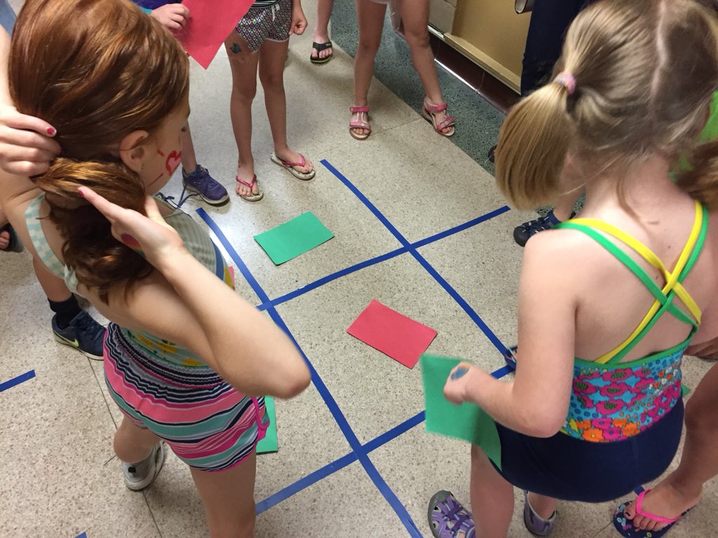 MrsD_FunInFirst's tweet photo. @TillmanSchool #fieldday Tic Tac Toe https://t.co/xImeA0C4GP