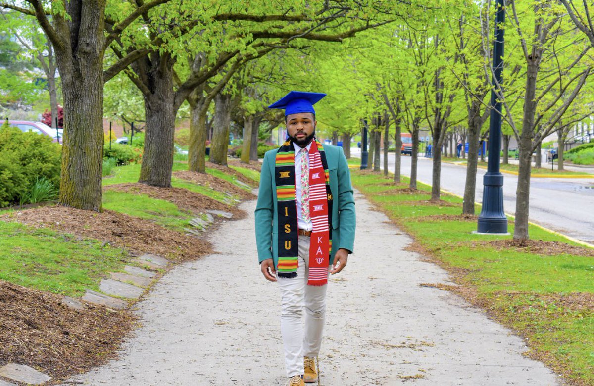 AlphaZetaNupes's tweet photo. Congratulations to Brother Suggs. On receiving his B.S. in Recreation & Sport Management. #Yo #azapproved 🌹👌🏾♦️ https://t.co/fL0XksQ1NJ