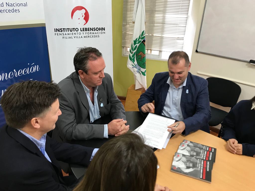 joselriccardo's tweet photo. Participando de la reunión en donde la Universidad Nacional de Villa Mercedes firma convenio de cooperación con el Instituto Moisés Lebensohn. El Rector David Rivarola y él presidente del Instituto Hernán Rossi rubrican el convenio Marco ... https://t.co/OIjmaPr1ug https://t.co/9W0kqTR9aA