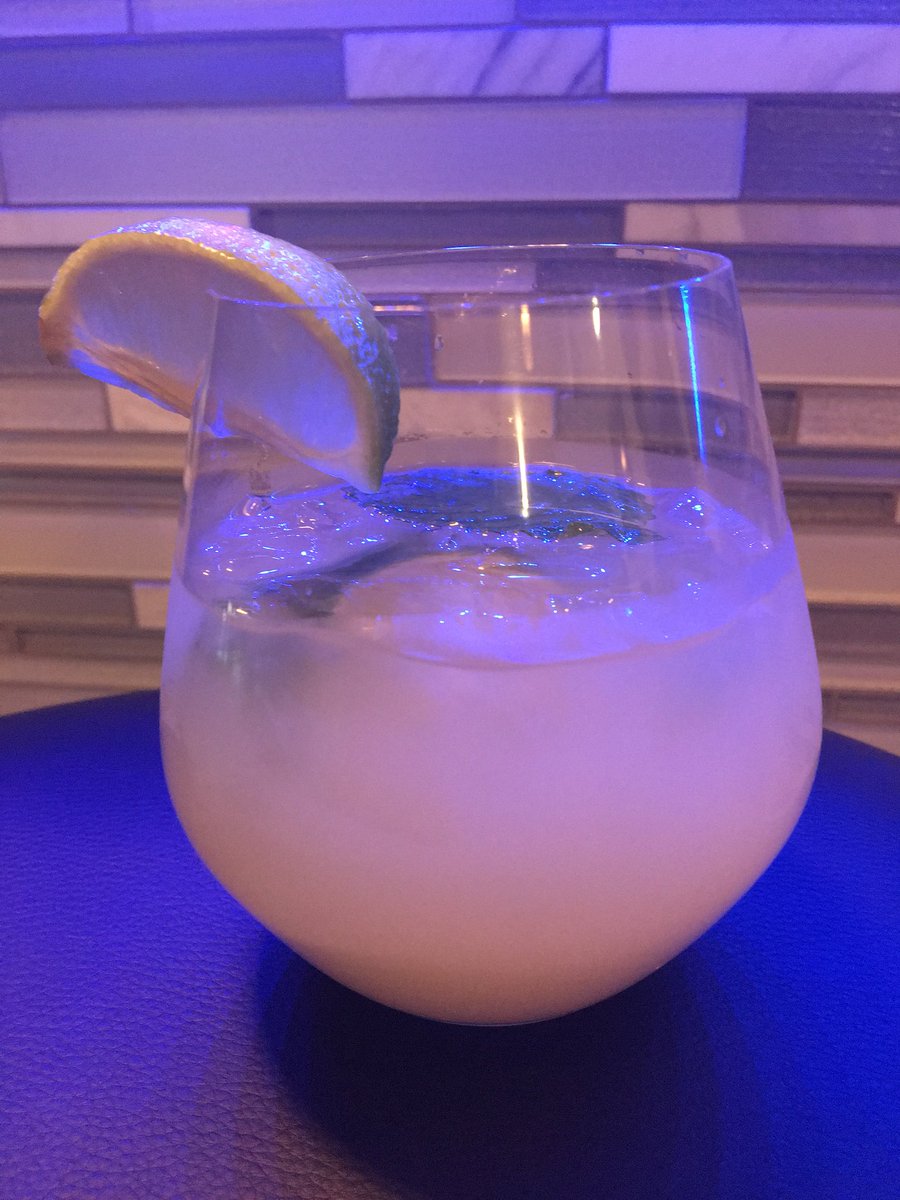 TGIF!! #pineapplemojito #duoversrock #lounge