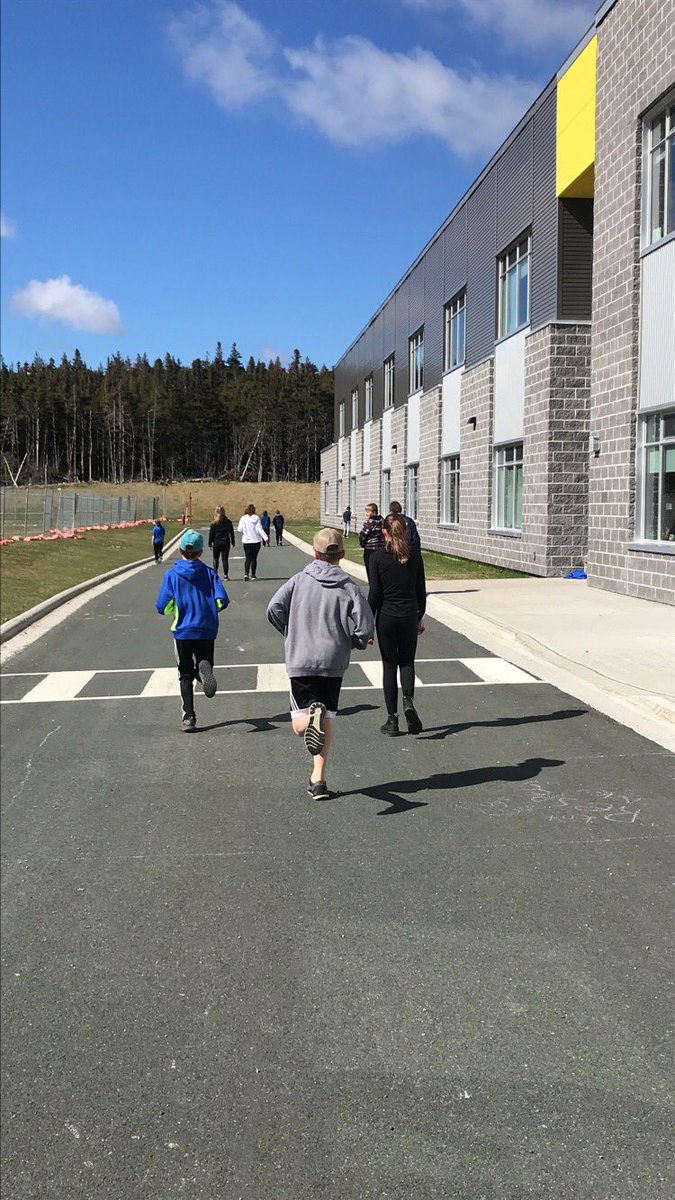 OctagonPond's tweet photo. The weather this week sure has been cooperating with us for our #15ADAY active school initiative! https://t.co/2WwKhb1Jbt