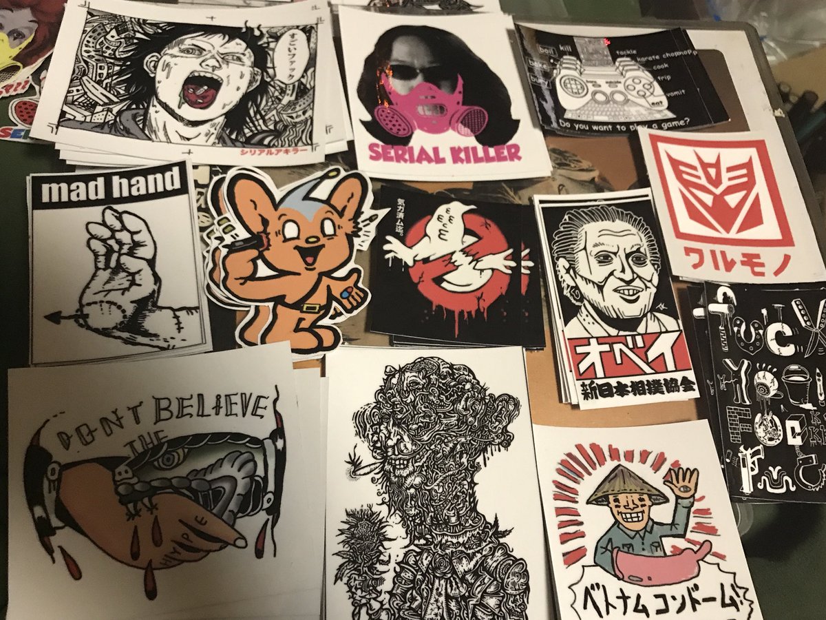 hideo_goto's tweet photo. 5月20日千葉ワナビーズ
ワンラブレゲエ最終回
物販用ステッカーと
ファッキン絵画二枚持っていきます。
#ステッカー 
#sticker 
#onelovereggae
#千葉 https://t.co/Fx7vJSutZW