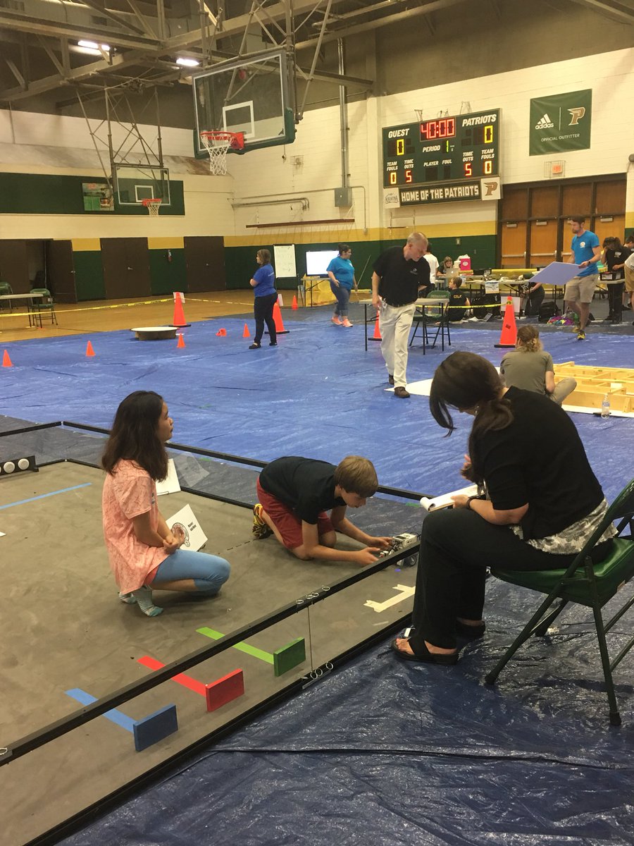 sheilablue7's tweet photo. Great things going on at the Middle School Robotics competition at Pinecrest High School! #ncrobotics @CCMS_MCS @WestPine https://t.co/C3wG868UOw