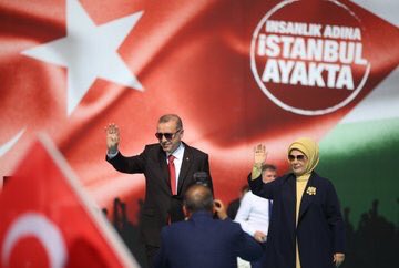 ahmetasimD's tweet photo. “Kudüs, sadece bir şehir değildir. Kudüs, bir semboldür, imtihandır, kıbledir.

İlk kıblemizi koruyamazsak, son kıblemizin geleceğine güvenle bakamayız. İslam dünyası, Kudüs imtihanından kalmıştır.” 

Recep Tayyip Erdoğan 
#WeStandForQuds https://t.co/3ilMbN4dJ2