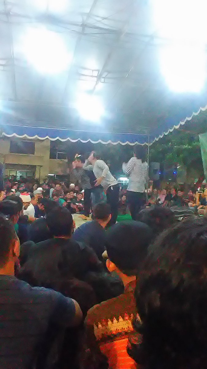 Penampilan dari Pantomim Indonesia <a href="/indomime/">IG Indonesiamime</a> "menjaga fasilitas umum" #KCMei