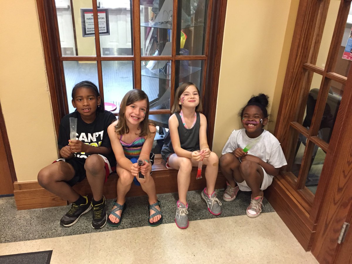 MrsD_FunInFirst's tweet photo. @TillmanSchool #fieldday Popsicles! https://t.co/wYmzrlGvcv