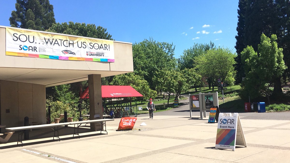 SOARsou's tweet photo. Today is the LAST day of SOAR! Don’t miss out on the last day of performances, demonstrations, and especially EMCON! It’s going to be a lot of fun!! @SOU_EMCon @souDMC #SOUEMCON #SOARSOU #SoaringSOU #SOARWEEK2018 https://t.co/aDz5rdwMP6