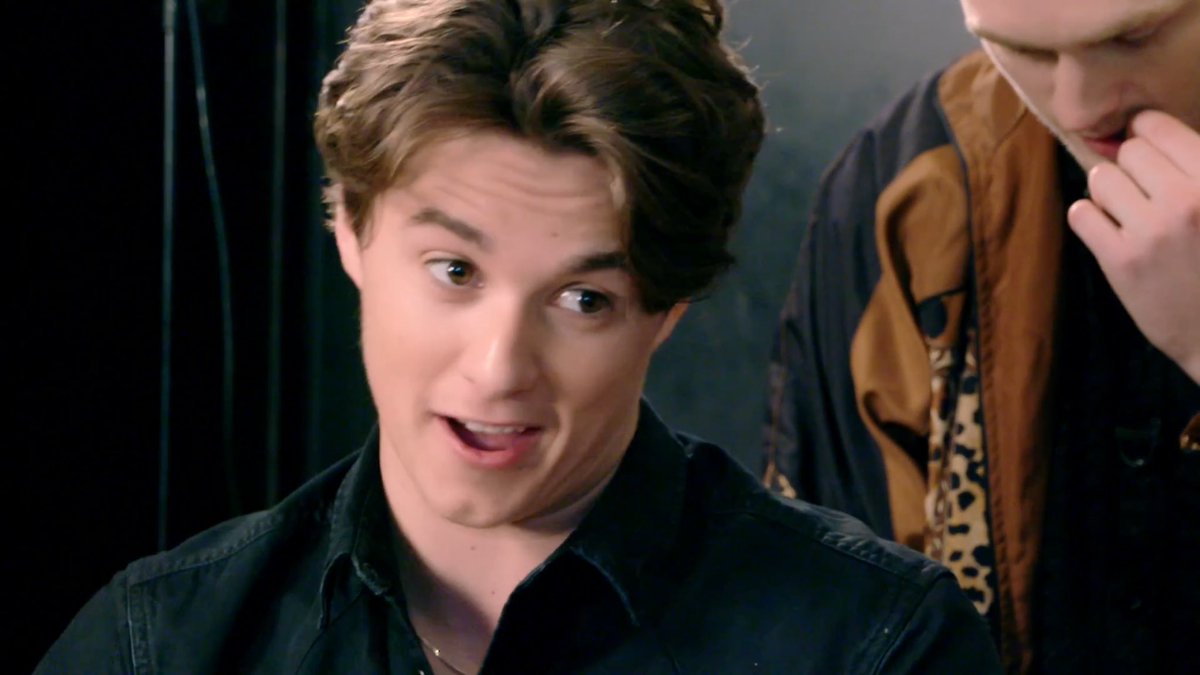 waitinforhs3's tweet photo. When my friend who claims not to like the vamps starts mumbling hair too long https://t.co/ofYg8SO5Wo