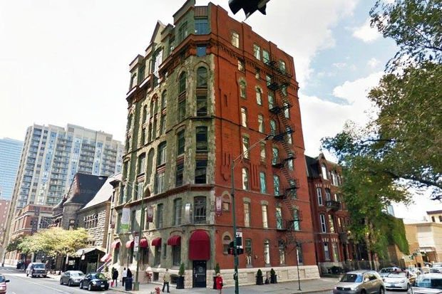 MomsPlaceChi's tweet image. Live blues tonight in the main bar with @hoochieman Linsey Alexander and Dan Gillogly in the piano bar.  #ittheweekend @eVisitorGuide @CP_Chicago  @NRAShowIntl