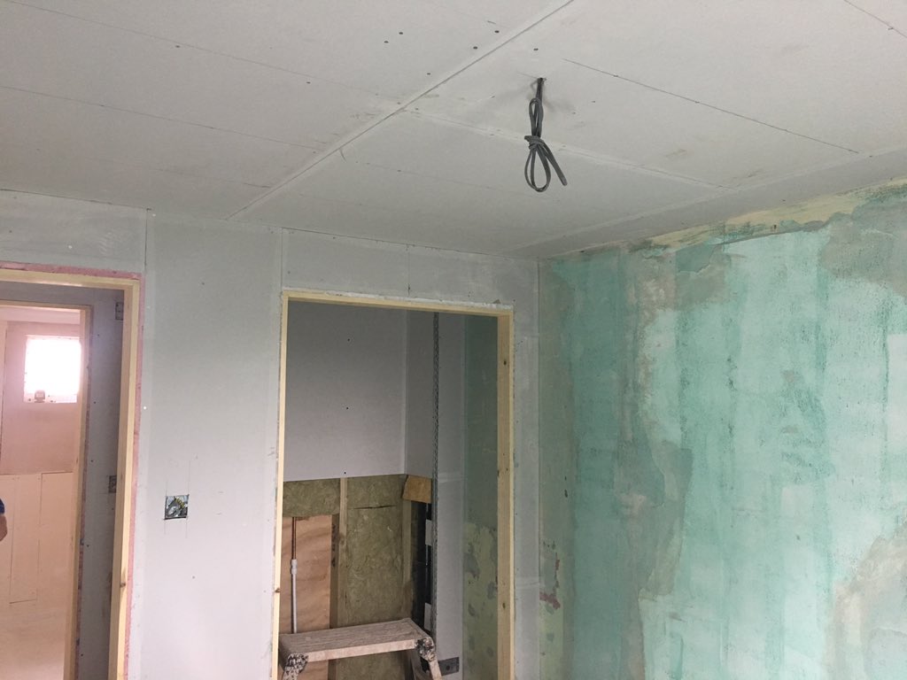JFranPlastering's tweet photo. A bedroom finished and fit for the king that is @Payney388 little brother ross 👊🏻👊🏻. Before and after pics #transformation https://t.co/NQnJiJcFxt