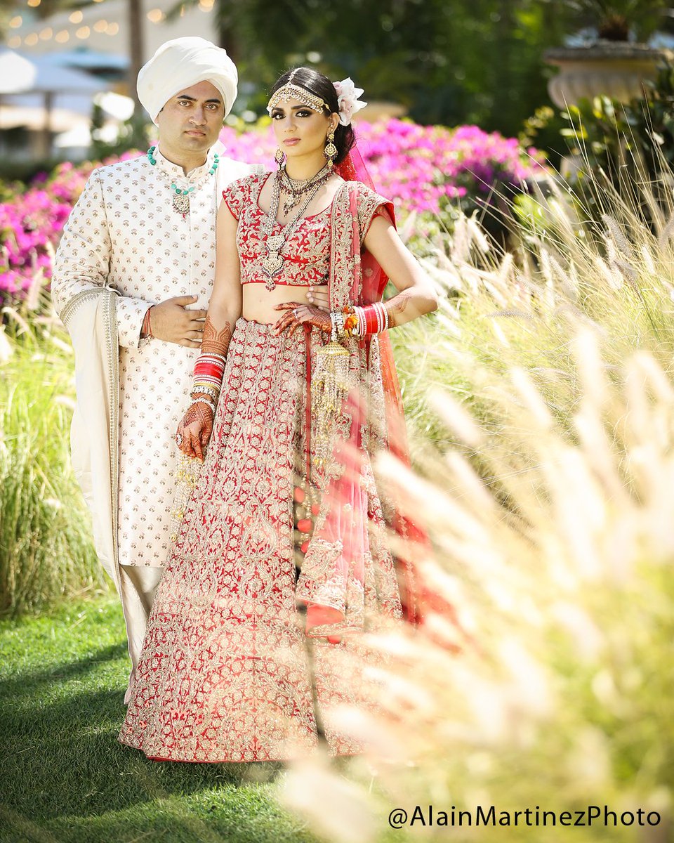 AlainMartinez's tweet photo. Looking like royalty! #AlainMartinez #WeddingPhotography #Bride #Groom #Portraits https://t.co/PNutSHCc5v