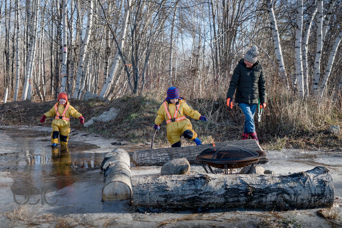 kinvia_ca's tweet photo. In Eel Ground First Nation, Mary Dale Haddad takes students to the Forest Classroom every day. “You need to know what it feels like to be cold or to be wet to understand that you must protect yourself from the seasons.” #Transformations2018: https://t.co/sFtzmqNsi3 @ocictweets https://t.co/RxJqxkHdDl