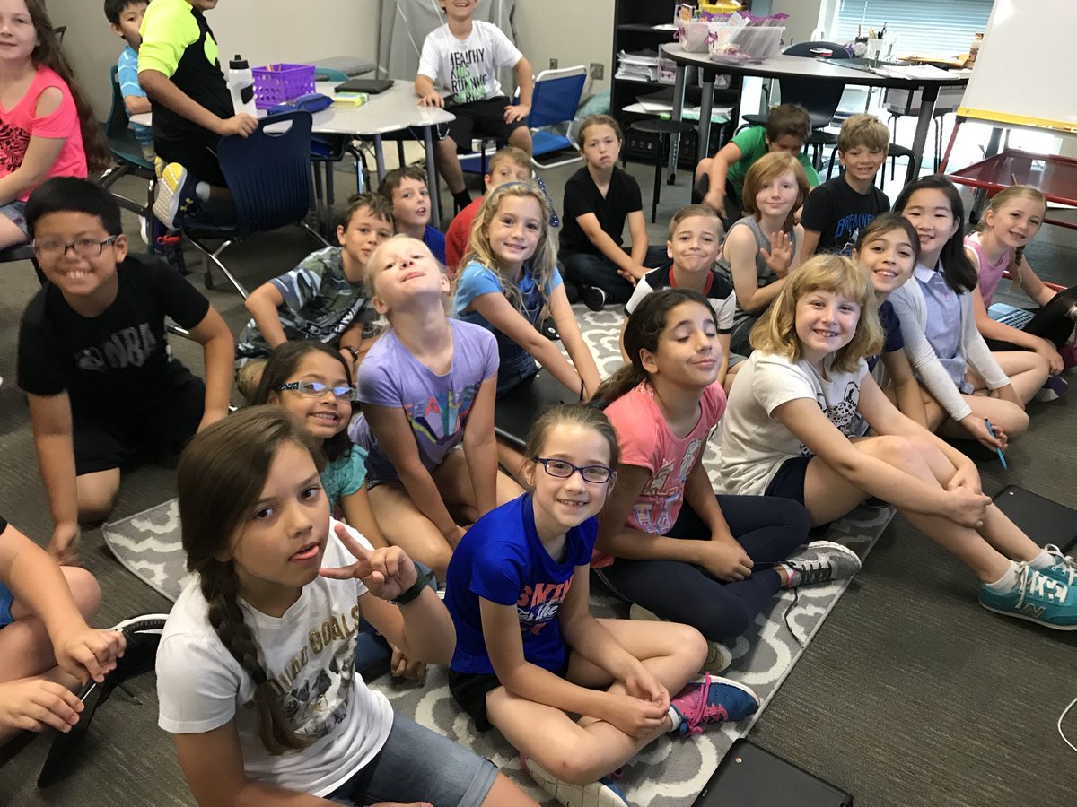 ms_ingvardsen's tweet image. We have so much fun reflecting on our year during advisory lesson today! #ExploreWells #WELEADinMay #ClassReflection @mrs_demarr @CFISDWells