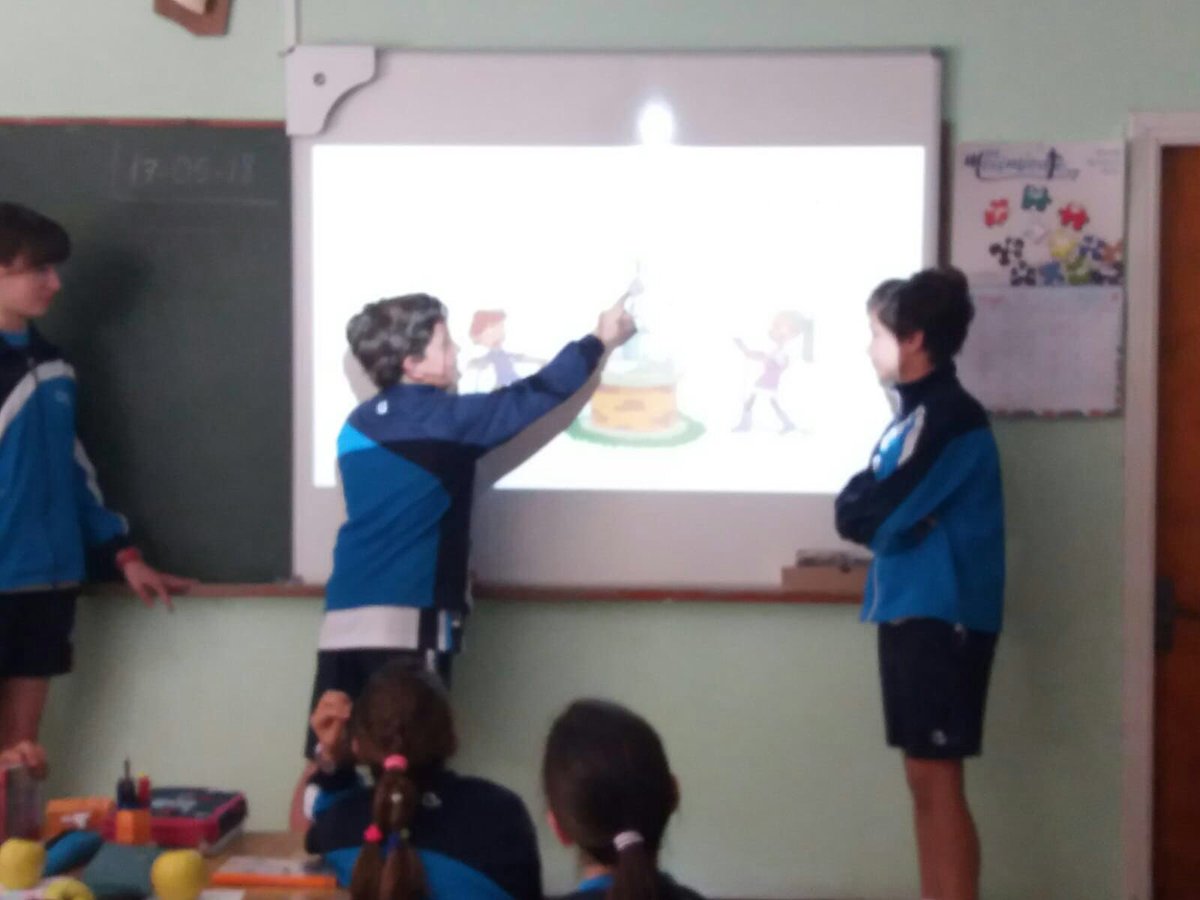 E_Pompiliano's tweet photo. Tema de #máquinas y #estructuras. Actividad #interniveles entre alumnos de #2°ESO y #5°EPO https://t.co/9kfsjjSxeX