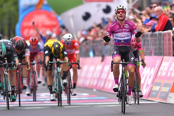 Giro d' Italia tweet media