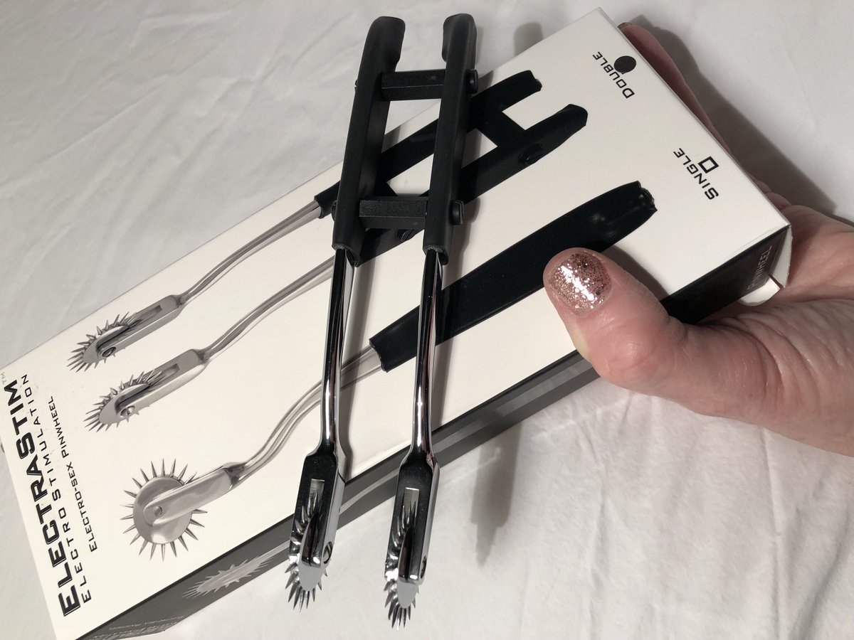 misskimrub's tweet photo. I have many attachments to my #electroplay #electrics #electrofun equipment. Fancy it? Contact me https://t.co/YSwOy3MkUI for @Electrastim play https://t.co/T9DTaF70Ih