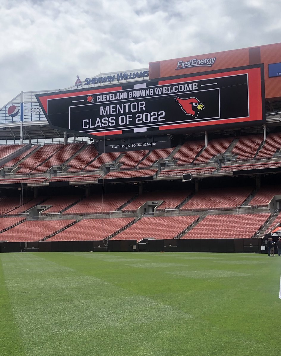 Thank you so much for having us, <a href="/Browns/">Cleveland Browns</a> ! #OnceAcard @MentorRidge <a href="/PrincipalSears/">Michael Sears</a> @MMSDudziak
