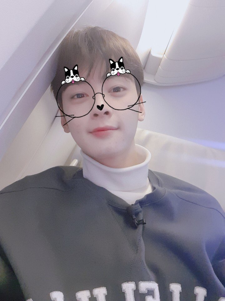 offclASTRO_6's tweet photo. [TRANS] 180505 #아스트로 Official Twitter Update - Eunwoo  : #ThoseWhoCrossTheLine
#NextWeekToo #WatchItLive yes yes
#AROHA how was it???😁😁😁 https://t.co/PVnQ6uMPRP