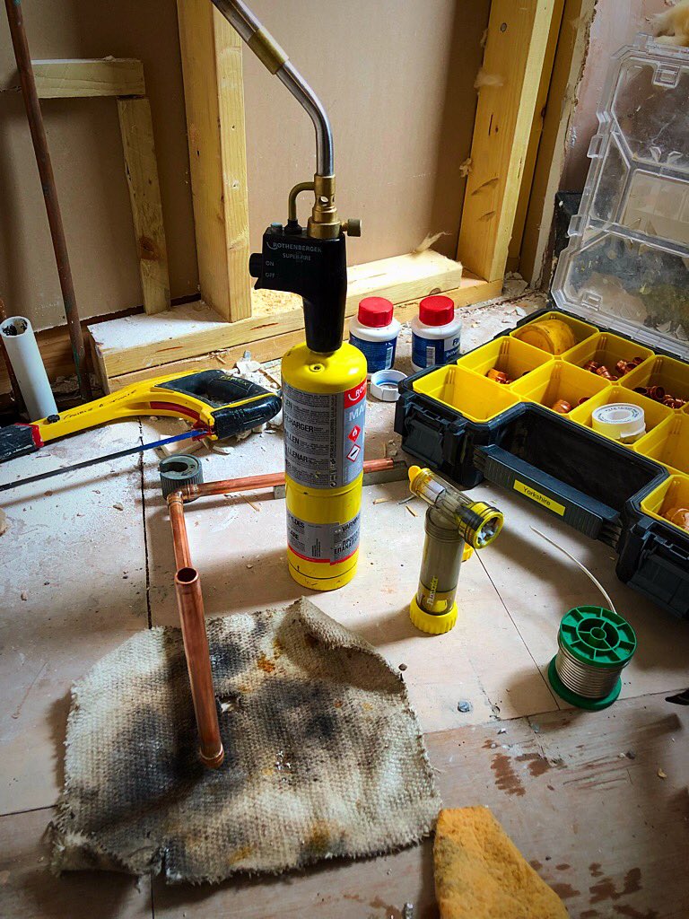 Coupleatools's tweet photo. Plumbing work today getting things ready for Monday’s delivery #coupleatools #plumber #plumbing #rothenberger #superfire2 #fluxuator #solder #yorkshire #copper #bathroom #ensuite #remodel https://t.co/2i9e86JYq5