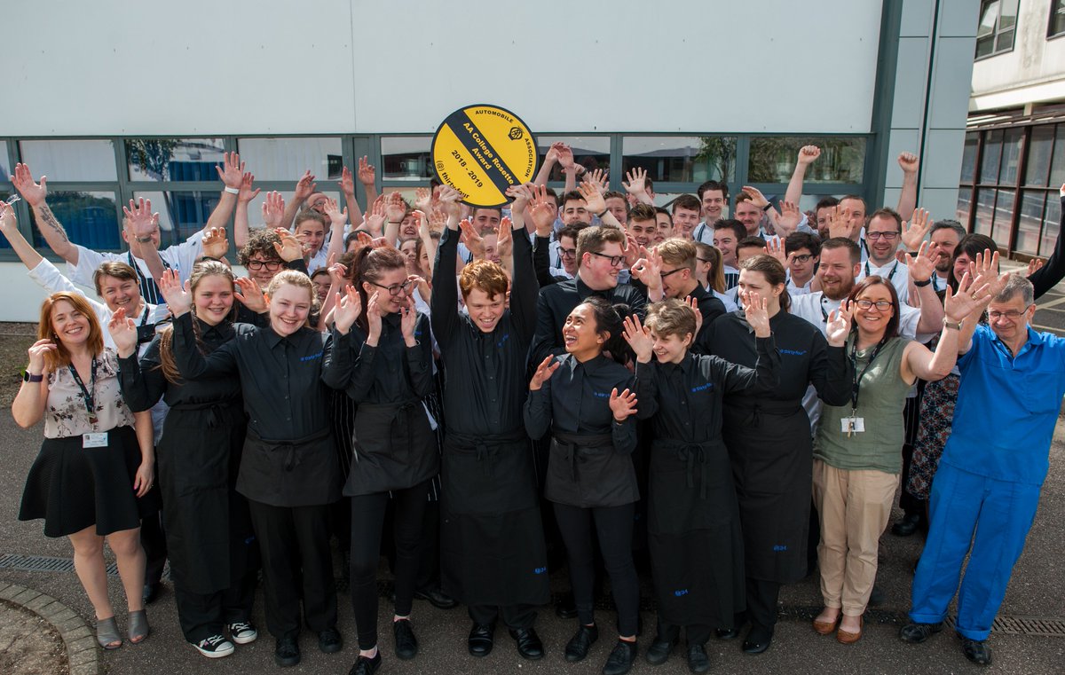 Read all about our college restaurant @34Restaurant being awarded an AA College Rosette Award #ExeCollProud exe-coll.ac.uk/news/Article/E…