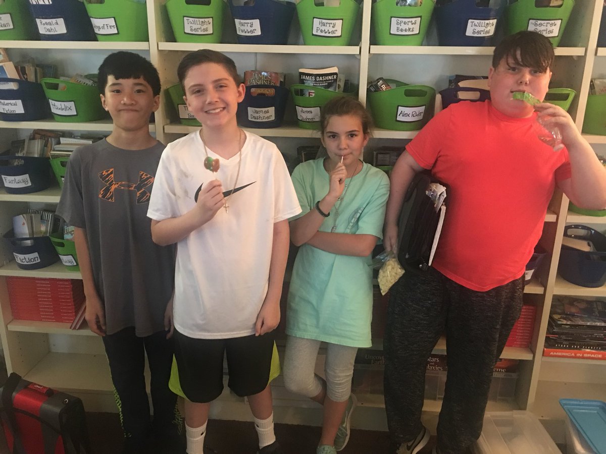 mrsbeff's tweet photo. Today’s reward challenge champions... Tribe “The Frogs” Reward: Caramel Apple Suckers @amy_kinney6 @EESPrincipal @nic_gragg #happyschool https://t.co/VJoqfbTYnZ