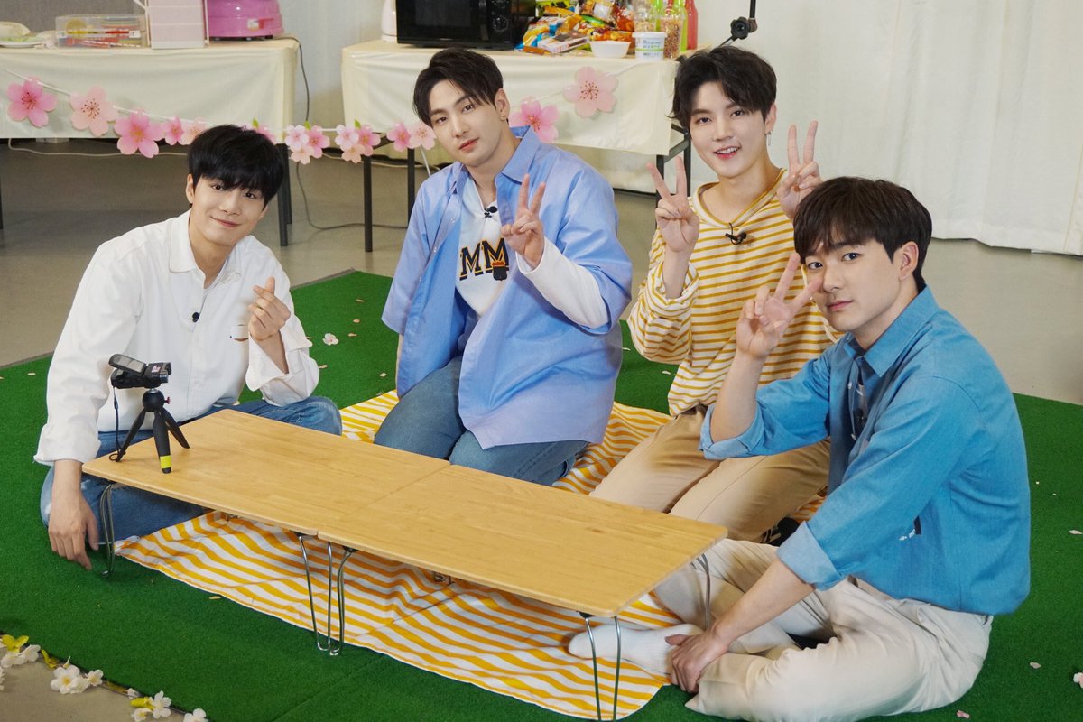 trueleadernim's tweet photo. ━━━ 🐢╲ ❪김정현❫ : 

★ ━━━━━━ ❛ 뉴이스트!🍃

ㄴㅇㅅㅌ’ların muhteşem Cuma akşamıyla sevgi dolan NU’BLE bahar pikniği ile geri döndü!🌸 Birlikte oyun oynarken fazlasıyla heyecanlandık ve mutlu olduk!🎶 Sizinle birlikte bu oyunları oynamak istiyoruz!🙌🏻 https://t.co/oiU31YjSL3