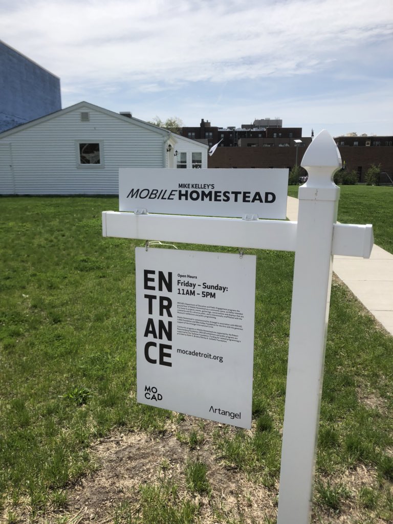 museumqueer's tweet photo. Time to get queer at @MOCAD! #museumqueer #professionalqueer #ITweetMuseums https://t.co/P2EWQoZCW0