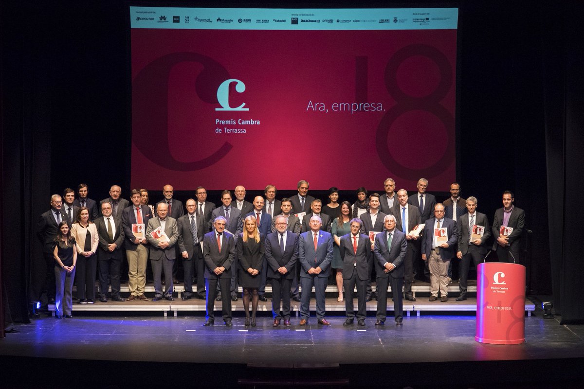 CambraTerrassa's tweet photo. Ahir van ser lliurats els #PremisCambra 2018! 🏆
L'acte va ser presidit per l'alcaldessa de Rubí al Teatre Municipal La Sala i va comptar amb prop de 500 assistents, entre els quals, empresaris i representants del món econòmic, polític i institucional! 👉 https://t.co/ZCnA58dqPF https://t.co/dfDxCj84bw
