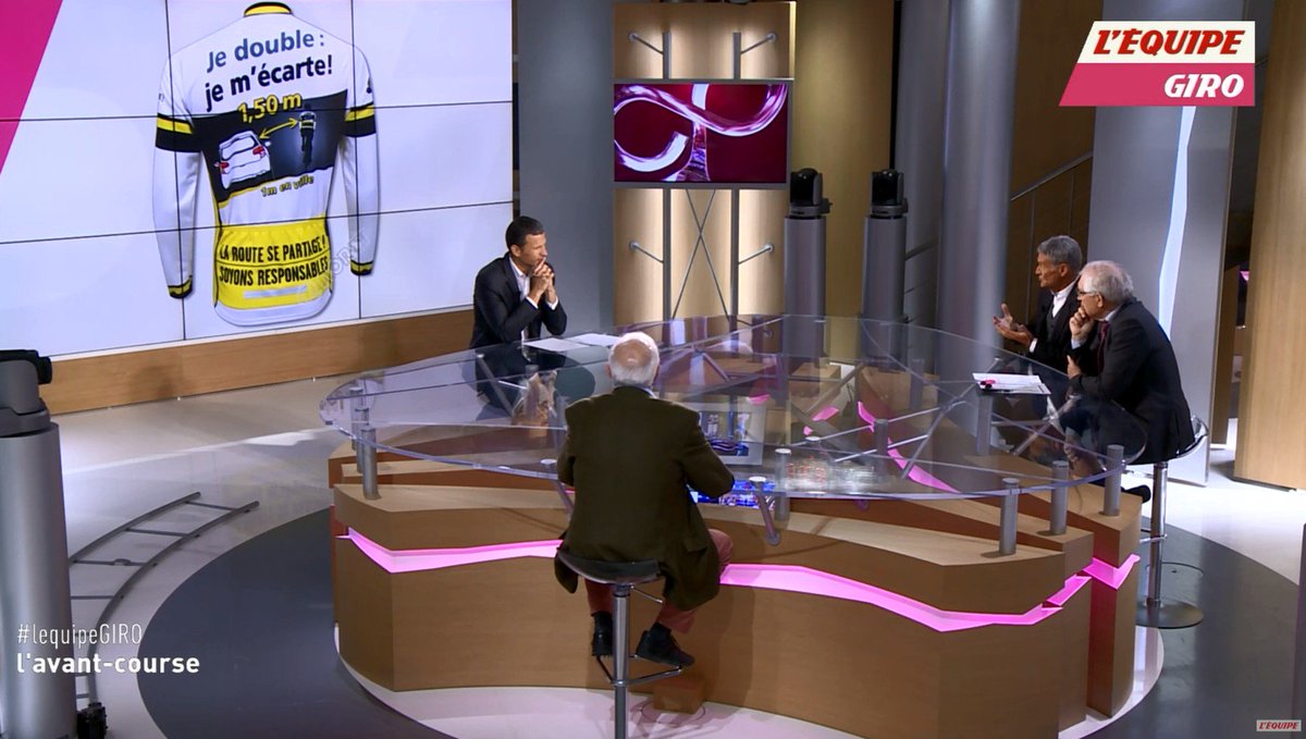 routesepartage's tweet photo. On parle sur @lachainelequipe #avantlegiro avec #benoitcosset @lequipeduwe #EDWE de la sécurité des #cyclists lors de la 12èm" étape du @Giroditalia2018 @routesepartage @PatrickChasse @ClaireBricogne https://t.co/a6RxCkDr93