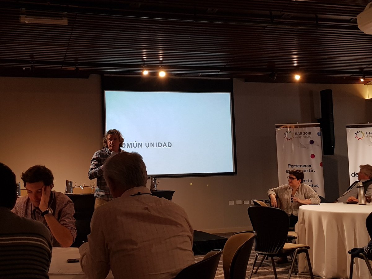 PiluGiraudo's tweet photo. En #EAR2018 @BonadeoMartin ayudándonos a encontrar "palabras con valor" para común-unidad #ElValorDeLaPalabra @aapresid https://t.co/QHVyUeZmrT