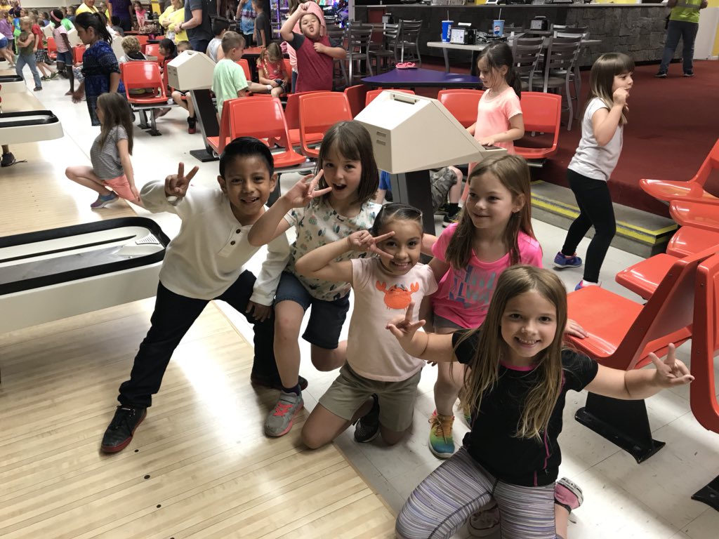 Tarabradley_'s tweet photo. We read 50 books and had a blast bowling! 📚🎳@wcs_harrison https://t.co/7nGBPoMCCl