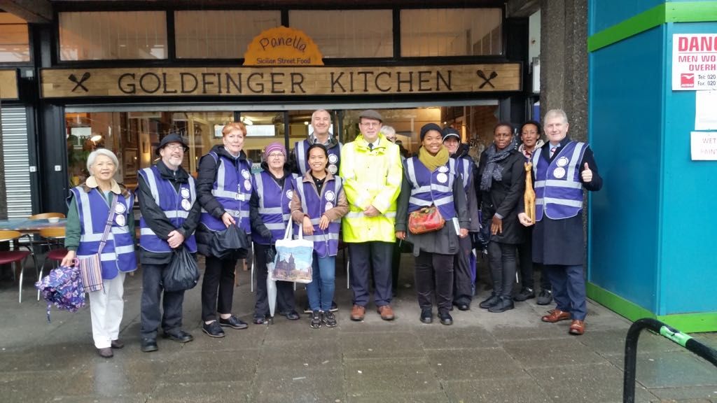 VolCentre_KandC's tweet photo. Going to #POGOMKT tomorrow? Don't forget to keep a lookout for our wonderful Ambassadors and market boss Nick on their early morning walkabout. #LYLM18  #portobelloinsider https://t.co/l3SR1Vpy9i