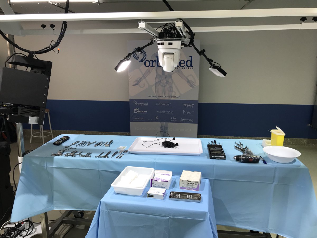 cursosmano's tweet photo. Finalizado el I Curso de disección anatómica y Osteosíntesis de mano y muñeca. Han participado 24 alumnos, en 12 puestos y con una estación de demostración. Disección anatómica, por planos de todo el antebrazo y mano y diversas técnicas de Osteosíntesis con material de Medartis. https://t.co/6m1J1W7GZ6