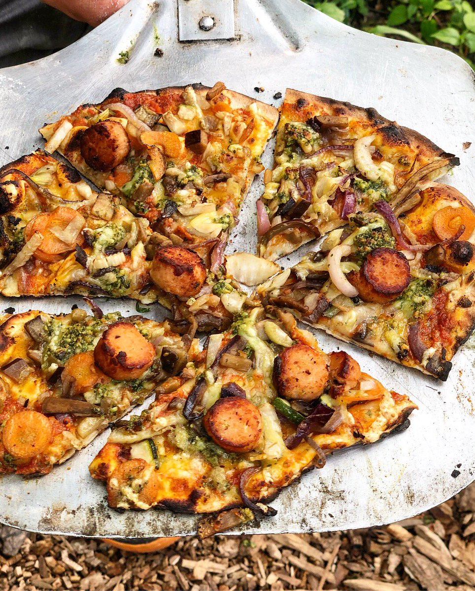 thehappypear's tweet photo. How do you like your pizza?
We’re thinking of starting to do #vegan wood fired pizza from the back of our Greystones cafe &amp; shop in the yard - what do you reckon?
we would love to do it in Greystones. What do you think, would you come try our #vegan pizza?? 👍😊 https://t.co/lS5lGi9We9