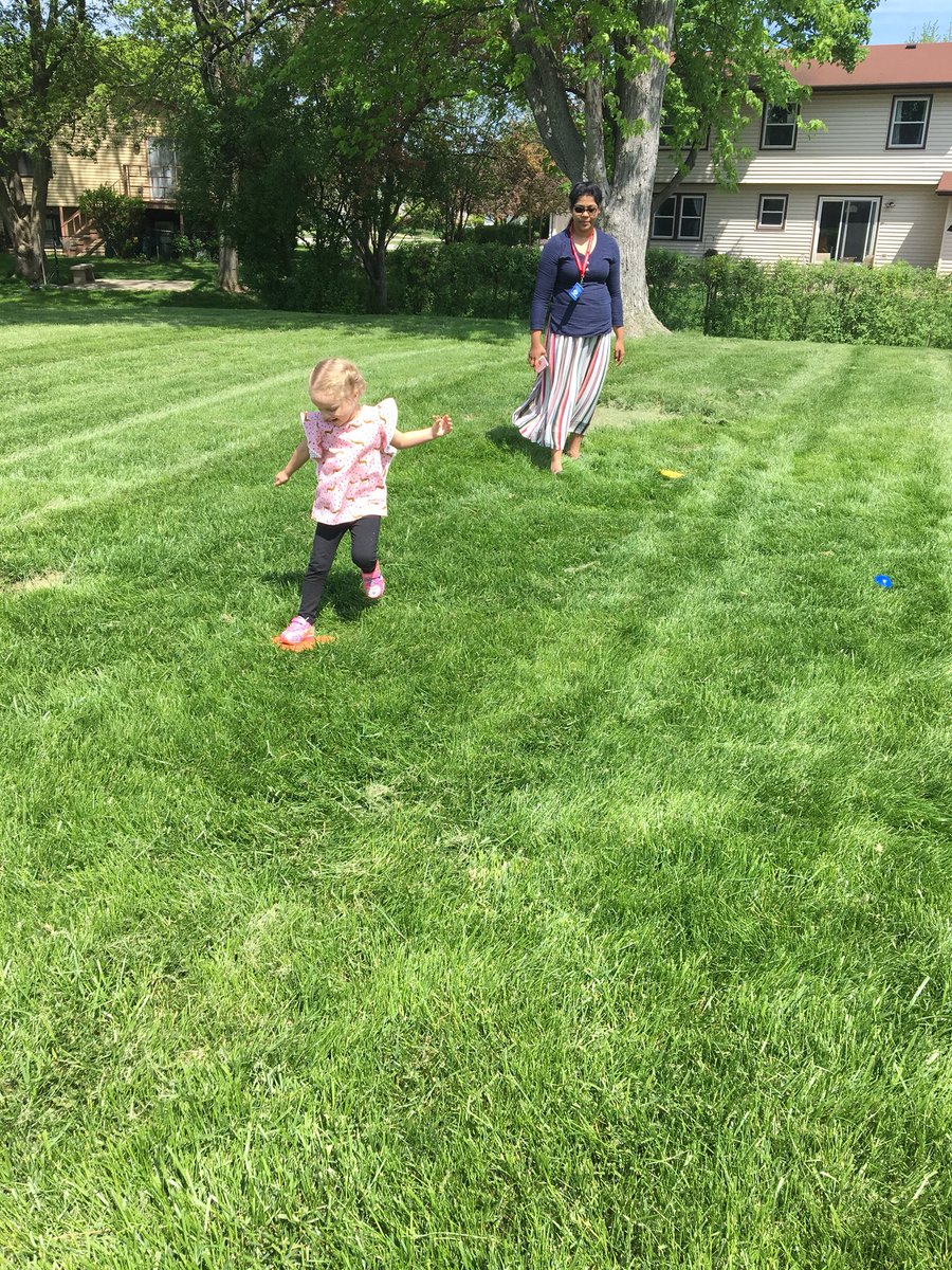 mrsburkec's tweet photo. Cheering on the boys and girls during T-ball! #PESpride https://t.co/CNyByVR8O1