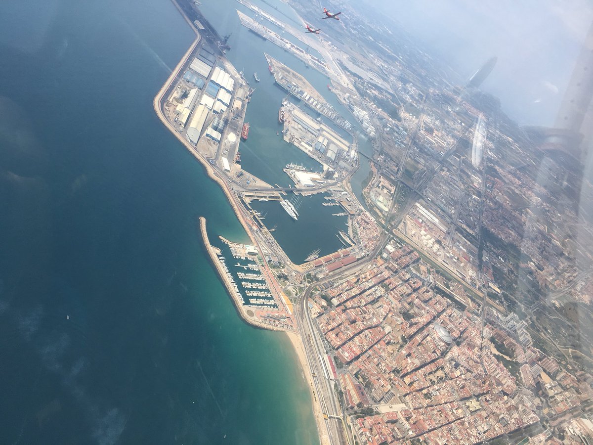 patrullaguila's tweet photo. La Patrulla Águila ya está en Tarragona donde ha completado su ensayo con éxito. Os esperamos el domingo en el Balcón del Mediterraneo https://t.co/f3D0Z2iRX1