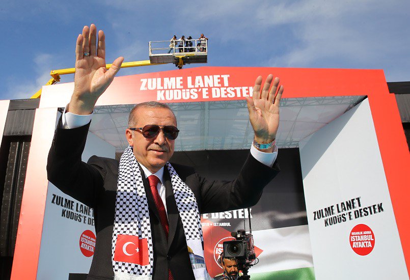 tcbestepe_ar's tweet photo. الرئيس أردوغان يلقي كلمة في تجمّع "اللعنة على الظلم والدعم للقدس" بإسطنبول https://t.co/HAJDthJH0V